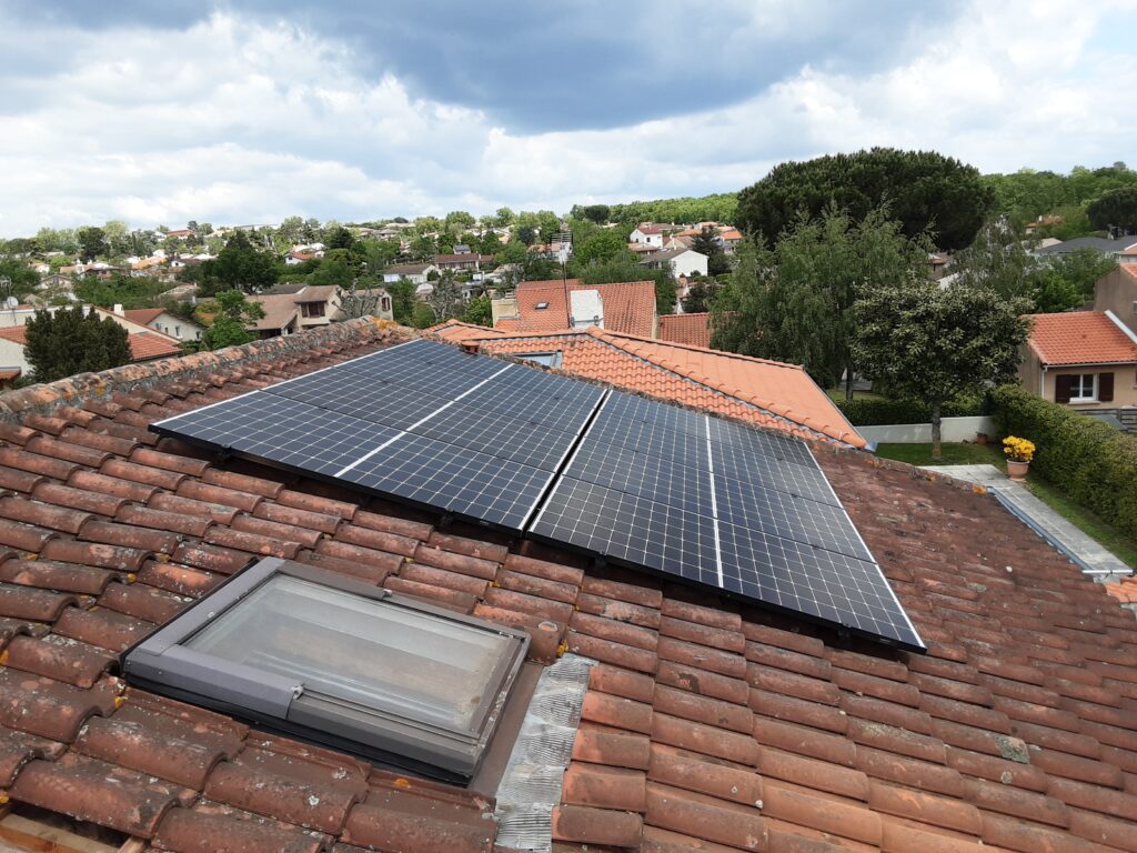 découvrez les services d'installateur solaire pour une transition énergétique réussie. profitez d'une installation de panneaux solaires adaptée à vos besoins et bénéficiez d'économies sur votre facture d'électricité tout en préservant l'environnement.