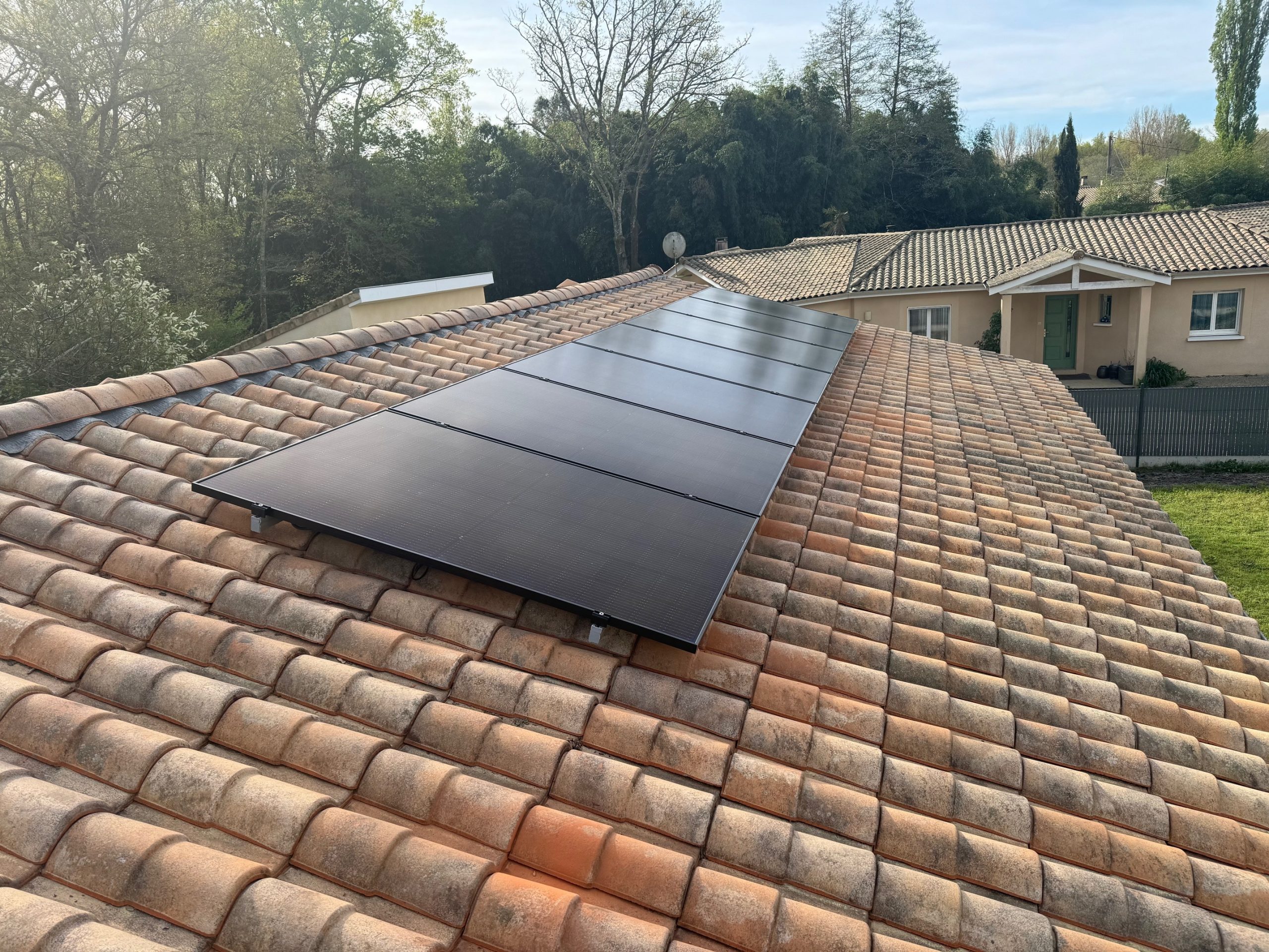 découvrez notre service d'installateur de systèmes solaires, spécialisé dans l'installation et la maintenance de solutions énergétiques renouvelables. faites le choix de l'énergie verte pour réduire vos factures et contribuer à la protection de l'environnement. contactez-nous pour un devis personnalisé!
