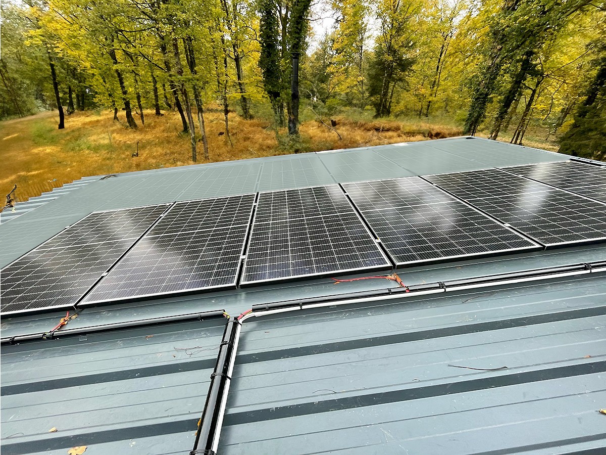 découvrez comment installer des panneaux solaires efficacement pour réduire votre facture d'énergie et favoriser les énergies renouvelables. obtenez des conseils pratiques, des étapes détaillées et les meilleures astuces pour une installation réussie.