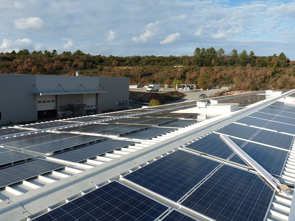 découvrez nos solutions de panneaux photovoltaïques à brignoles, conçues pour maximiser votre production d'énergie solaire. profitez d'une énergie renouvelable, réduisez vos factures et contribuez à un avenir plus durable avec nos installations adaptées à vos besoins.