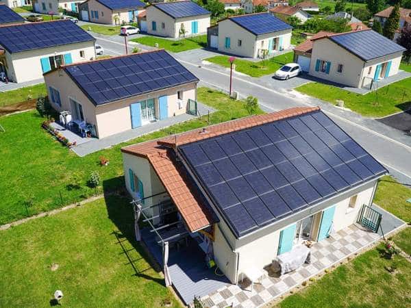 découvrez notre service professionnel d'installation de panneaux solaires pour transformer votre maison en une source d'énergie renouvelable. profitez d'économies sur vos factures d'électricité tout en contribuant à la protection de l'environnement. contactez-nous pour un devis personnalisé.