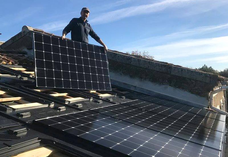 découvrez les avantages d'une installation photovoltaïque pour produire votre propre énergie solaire. optez pour une solution durable et économique, tout en réduisant votre empreinte carbone. informez-vous sur les étapes de l'installation et les aides financières disponibles.