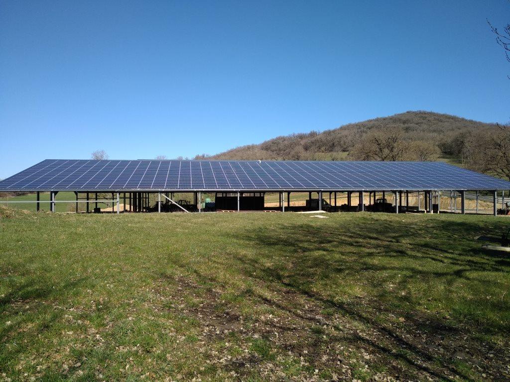 découvrez comment bénéficier d'une installation photovoltaïque gratuite grâce à des aides gouvernementales et des solutions innovantes. profitez des énergies renouvelables pour réduire vos factures d'électricité tout en contribuant à la protection de l'environnement.