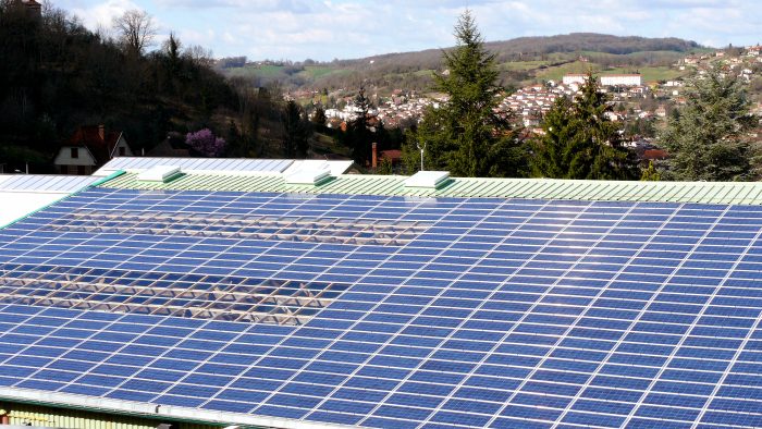 découvrez les avantages de l'installation photovoltaïque pour produire votre propre électricité, réduire vos factures énergétiques et contribuer à la protection de l'environnement. profitez d'une solution durable et économique avec nos services d'experts.