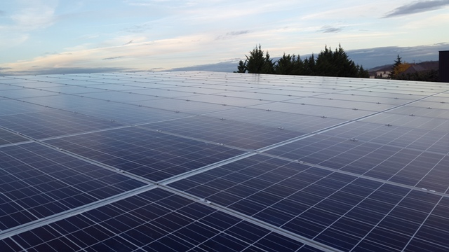 découvrez les solutions photovoltaïques professionnelles pour optimiser votre production d'énergie solaire. changez pour une énergie renouvelable, réduisez vos coûts et contribuez à un avenir durable grâce à des installations sur mesure adaptées à vos besoins.