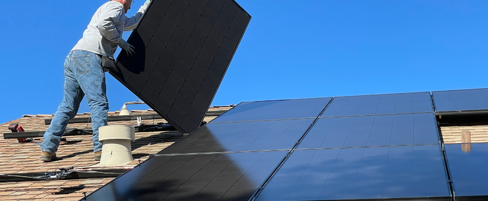 découvrez comment installer des panneaux photovoltaïques chez vous pour produire votre propre électricité et réduire vos factures d'énergie. suivez notre guide complet pour optimiser l'efficacité de votre installation solaire.