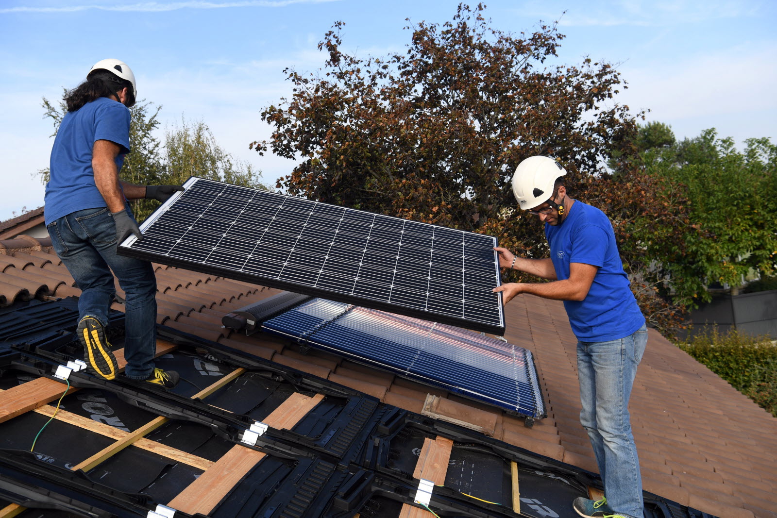 découvrez comment installer des panneaux photovoltaïques en bourgogne pour profiter d'une énergie durable et réduire vos factures d'électricité. bénéficiez d'un accompagnement professionnel et des conseils adaptés à votre région pour une transition énergétique réussie.
