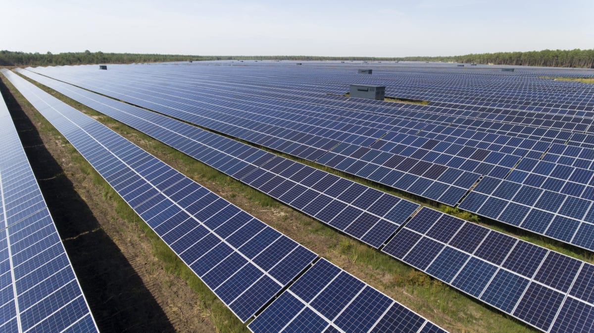 découvrez comment installer des panneaux photovoltaïques en dordogne pour bénéficier d'une énergie renouvelable, réduire vos factures d'électricité et contribuer à la protection de l'environnement. profitez de conseils d'experts et des meilleures pratiques pour réussir votre projet solaire.