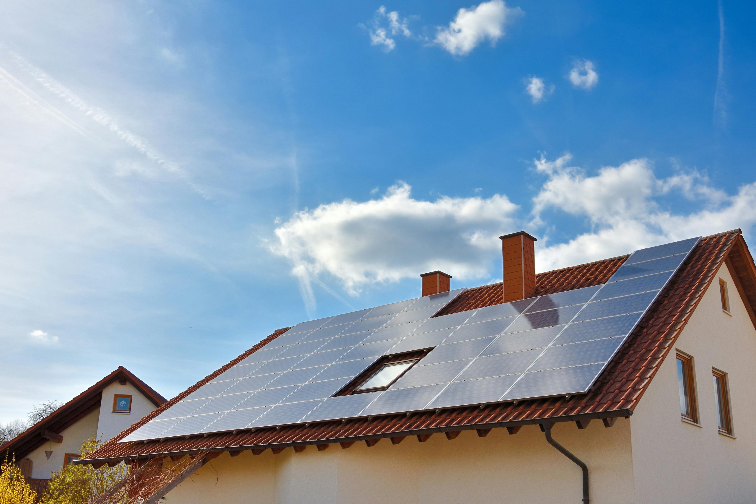 découvrez comment installer un système photovoltaïque chez vous pour produire votre propre énergie solaire. suivez nos conseils pratiques et économisez sur vos factures d'électricité tout en contribuant à un avenir durable.
