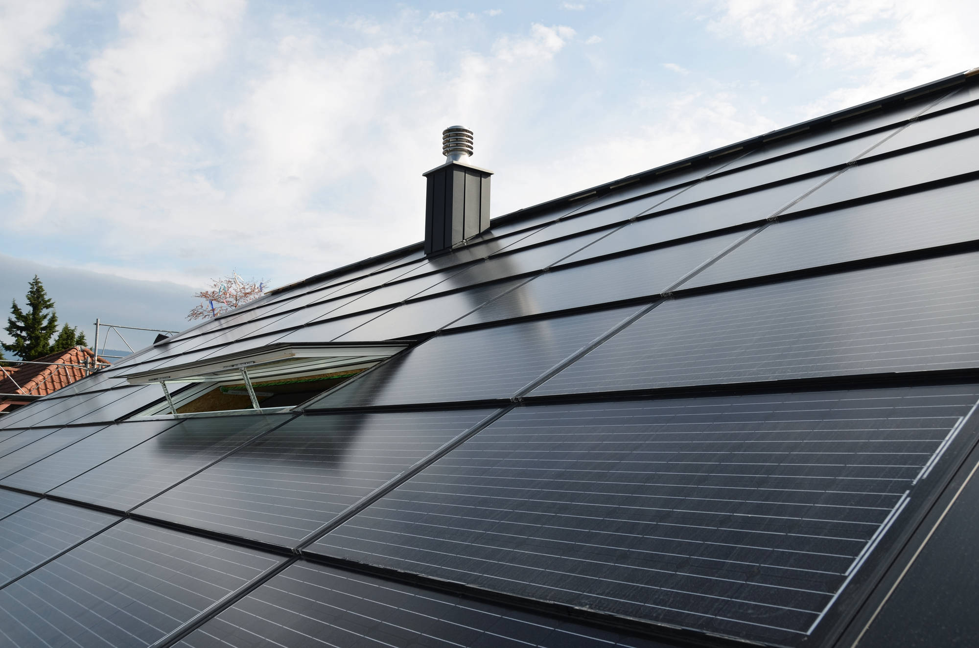 découvrez comment intégrer des panneaux solaires chez vous pour une énergie durable et des économies sur vos factures. transformez votre habitation en un espace éco-responsable et profitez des avantages d'une énergie renouvelable.