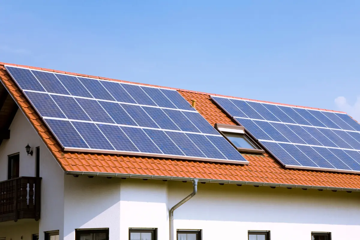 découvrez comment investir dans des panneaux photovoltaïques pour réduire vos factures d'électricité tout en contribuant à un avenir durable. profitez d'avantages financiers et écologiques grâce à cette solution énergétique innovante qui transforme l'énergie solaire en économies.