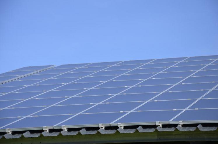 découvrez comment investir dans l'énergie photovoltaïque pour bénéficier d'un rendement durable tout en contribuant à la transition énergétique. explorez les avantages financiers et environnementaux d'une solution énergétique renouvelable.