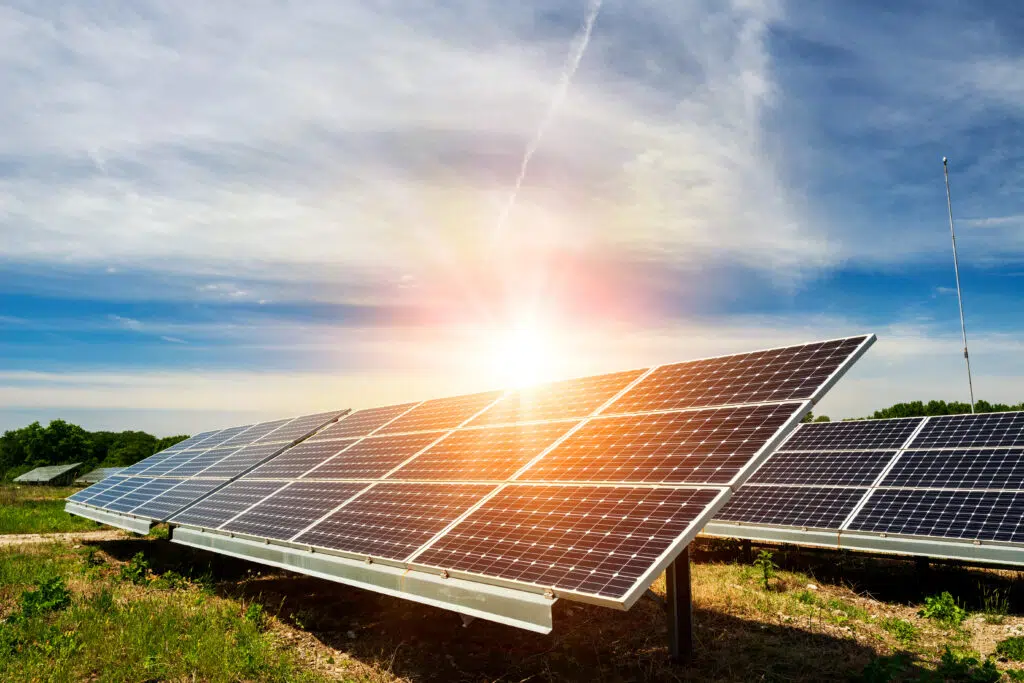découvrez comment investir dans l'énergie photovoltaïque en france. profitez des avantages fiscaux, d'une rentabilité intéressante et d'une démarche écologique tout en contribuant à la transition énergétique. informez-vous sur les meilleures pratiques et les opportunités d'investissement dans le secteur solaire.