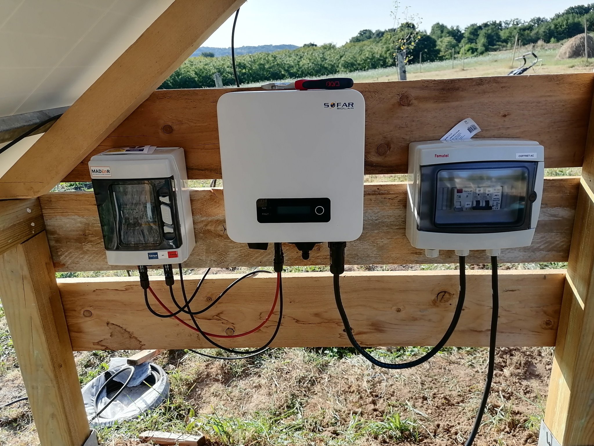 découvrez les avantages de l'investissement photovoltaïque de 3 kw pour votre maison. réduisez vos factures d'électricité, augmentez la valeur de votre propriété et contribuez à la protection de l'environnement grâce à une énergie propre et renouvelable.