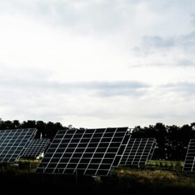 découvrez les limites des systèmes photovoltaïques : avantages, inconvénients et perspectives d'avenir dans le domaine de l'énergie solaire.