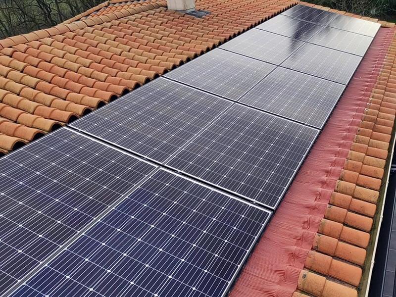 découvrez nos services de maintenance photovoltaïque pour garantir le performance optimale de vos panneaux solaires, prolonger leur durée de vie et maximiser votre rendement énergétique.