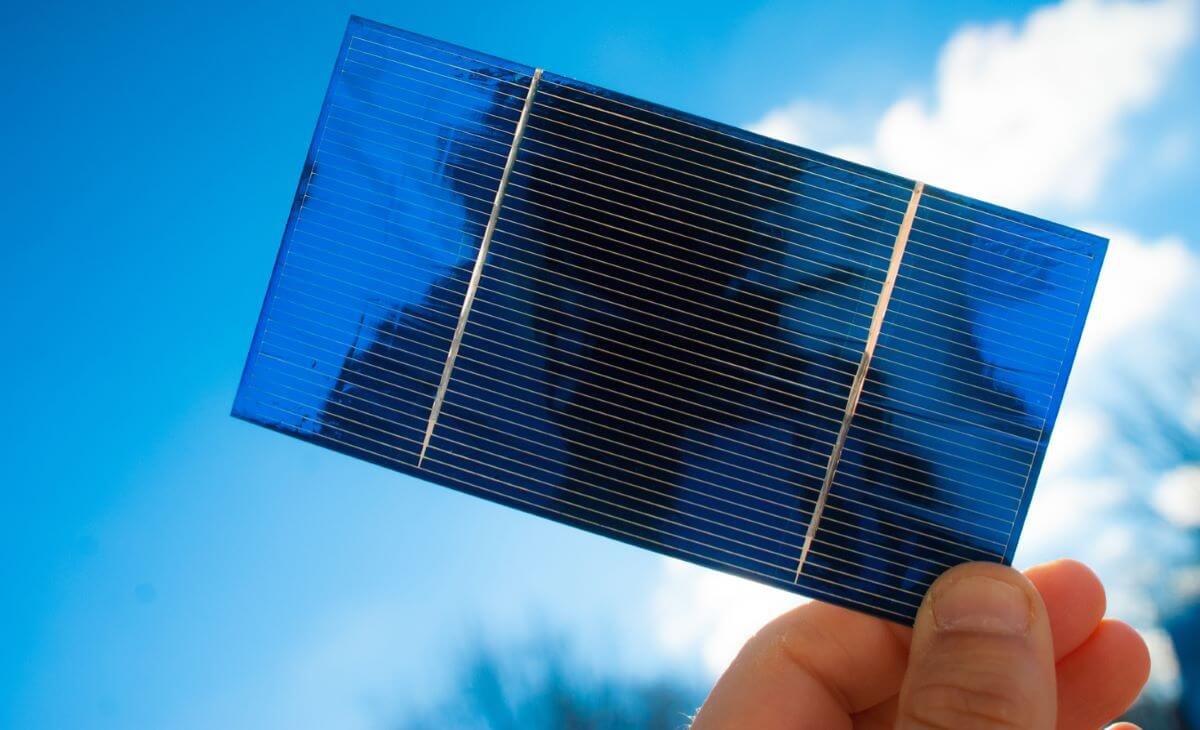 découvrez les différents matériaux utilisés dans la fabrication des panneaux photovoltaïques, leurs avantages, et comment ils influencent l'efficacité et la durabilité de votre système solaire.
