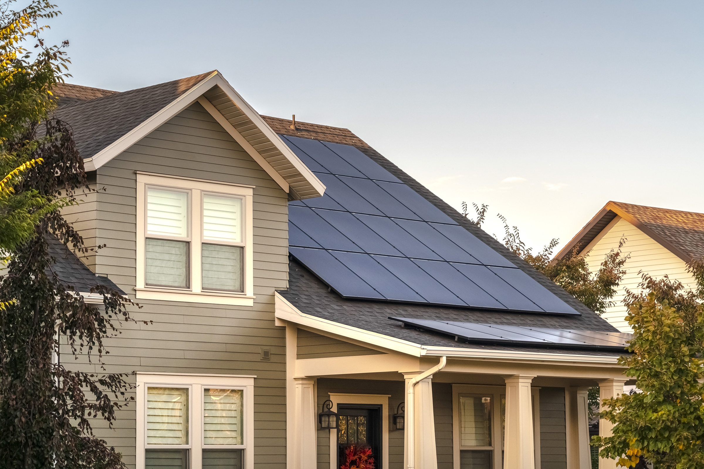 découvrez la vérité derrière les mythes courants sur les panneaux photovoltaïques. éclaircissez vos idées reçues et informez-vous sur l'efficacité, le coût et l'impact environnemental de l'énergie solaire.
