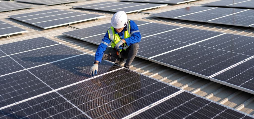 découvrez comment optimiser l'efficacité de vos panneaux photovoltaïques grâce à des conseils pratiques et des solutions innovantes. maximizez votre production d'énergie solaire et réduisez vos coûts en adoptant les meilleures stratégies d'entretien et d'installation.