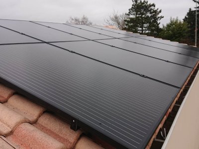découvrez des conseils pratiques pour optimiser vos panneaux solaires en charente-maritime. maximisez votre production d'énergie renouvelable et réduisez vos factures grâce à nos astuces et nos services d'expertise.