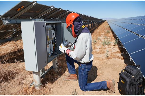 découvrez les meilleurs outils pour les installateurs photovoltaïques. optimisez votre efficacité et facilitez l'installation de panneaux solaires grâce à notre sélection d'équipements adaptés aux professionnels du secteur.