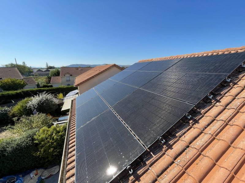 découvrez notre panneau photovoltaïque simple et efficace, conçu pour optimiser la production d'énergie solaire tout en étant facile à installer. profitez d'une solution durable et économique pour réduire votre facture d'électricité et contribuer à la protection de l'environnement.