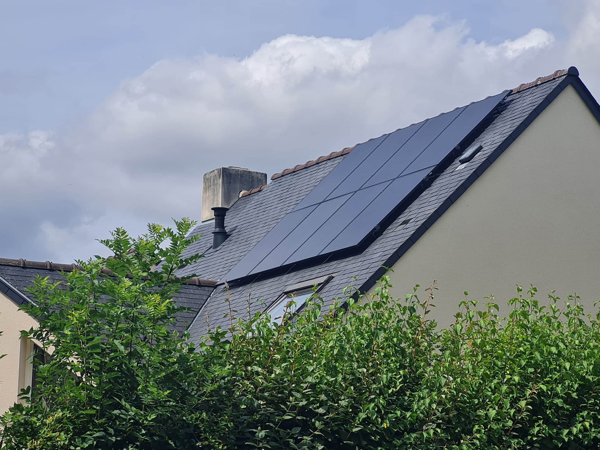 découvrez notre panneau solaire de 3 kwc, une solution écologique et économique pour produire votre propre électricité. idéal pour les particuliers et les petites entreprises, ce panneau vous permettra de réduire votre facture d'énergie tout en contribuant à la préservation de l'environnement. optez pour une énergie verte et profitez d'une installation facile et performante.
