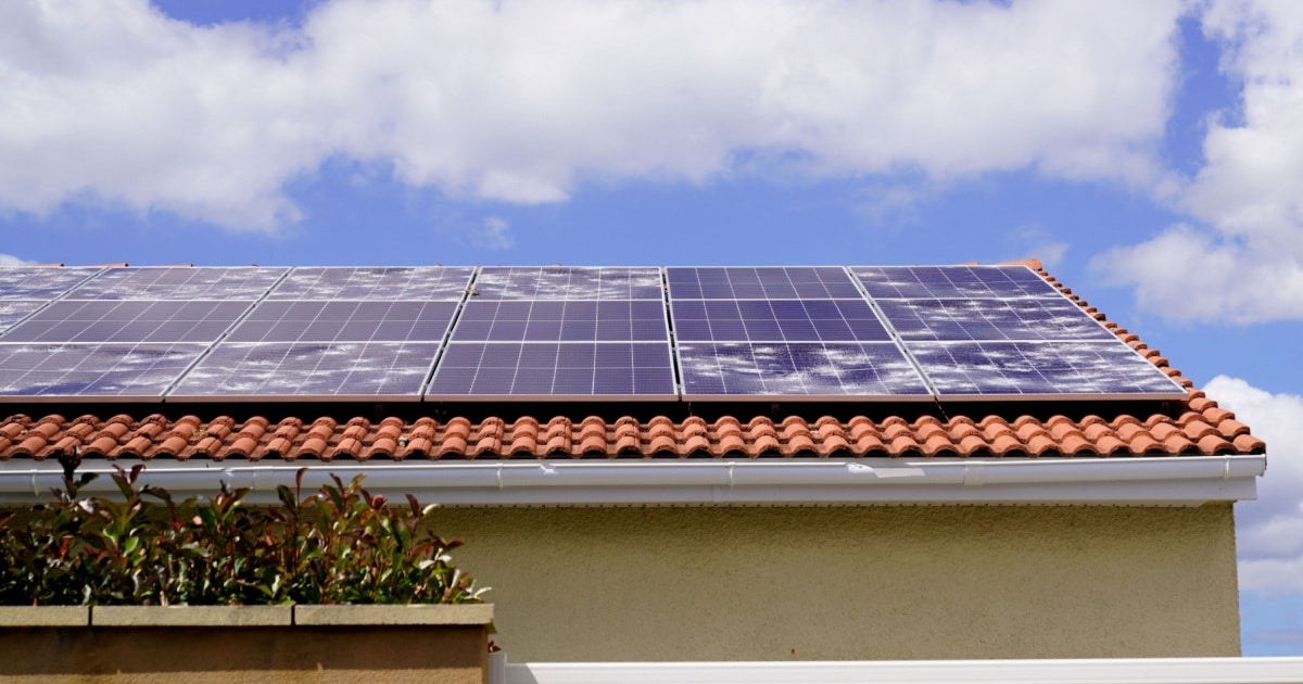 découvrez les avantages des panneaux solaires pour une énergie durable et économique. transformez la lumière du soleil en électricité et réduisez votre empreinte carbone grâce à une solution écologique. informez-vous dès maintenant sur les différents types de panneaux solaires et leur installation.