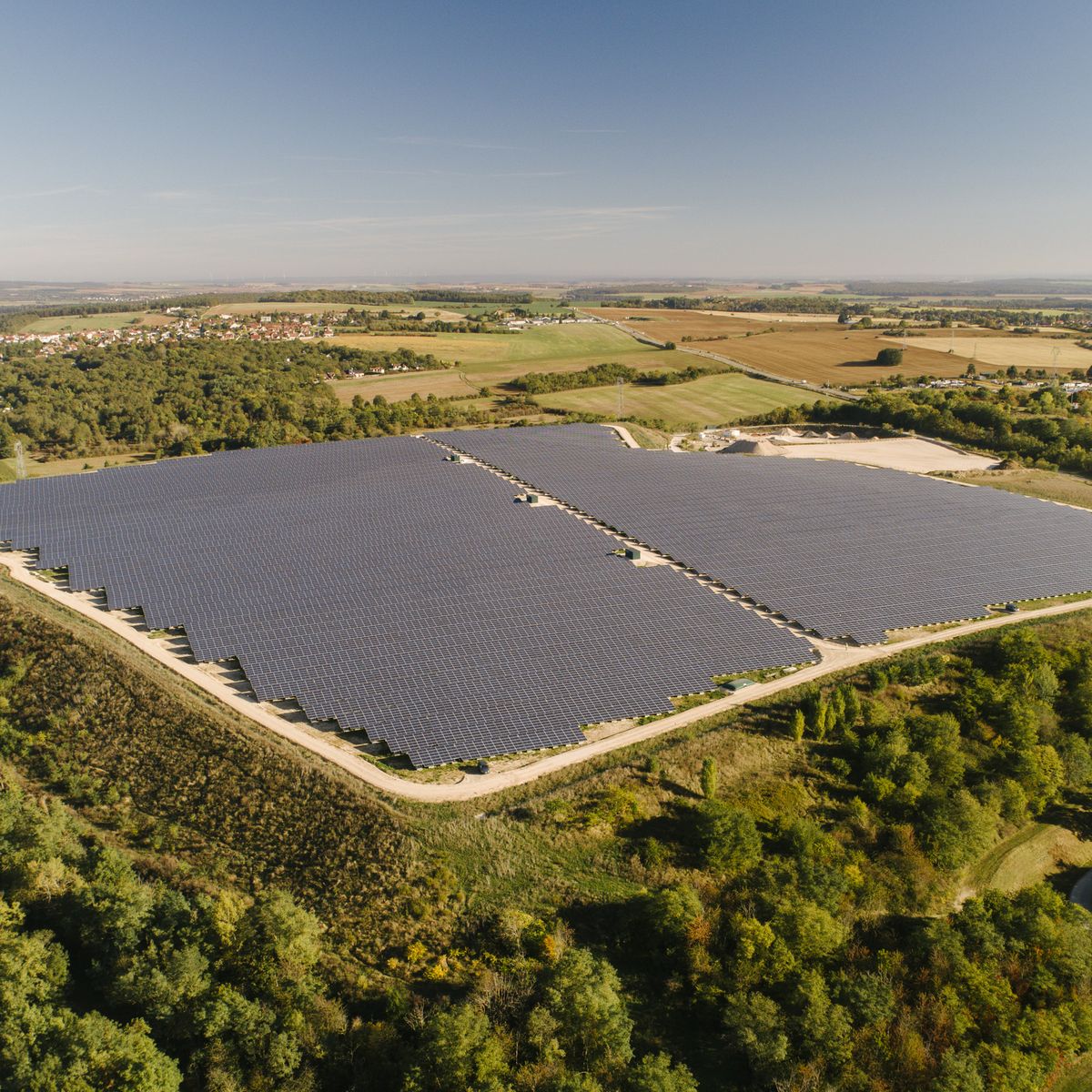 découvrez les avantages des panneaux photovoltaïques à dijon : une énergie renouvelable pour réduire votre facture d'électricité et contribuer à la protection de l'environnement. informez-vous sur les solutions adaptées à votre maison et bénéficiez d'installations professionnelles.