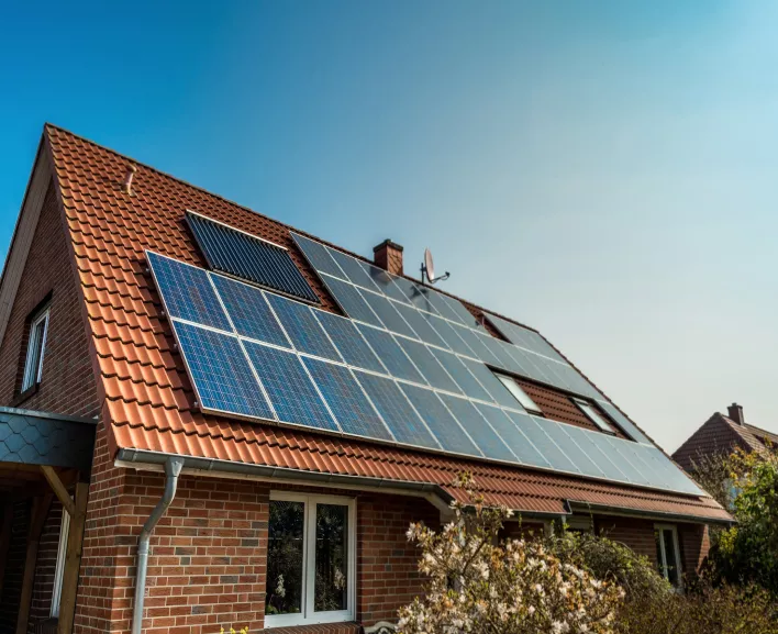 découvrez comment les panneaux photovoltaïques à domicile peuvent transformer votre consommation d'énergie. économisez sur vos factures, contribuez à la protection de l'environnement et augmentez la valeur de votre bien immobilier grâce à une solution énergétique durable et efficace.