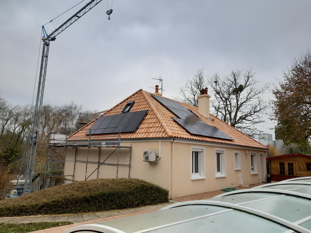 découvrez les panneaux photovoltaïques à chasseneuil, une solution durable pour produire votre propre électricité. profitez d'économies d'énergie significatives et d'un impact environnemental réduit grâce à notre expertise en installation et en maintenance de systèmes solaires. optez pour l'énergie renouvelable et contribuez à un avenir plus vert !