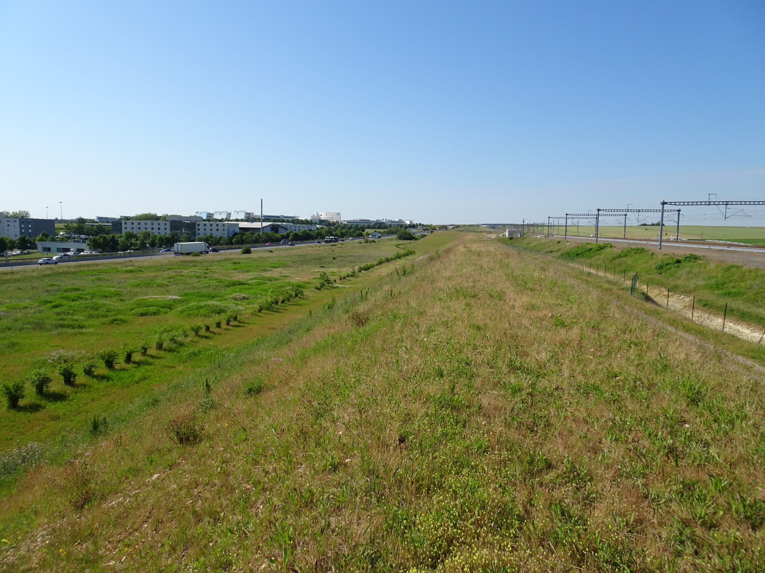 découvrez les avantages des panneaux photovoltaïques à chasseneuil. investissez dans les énergies renouvelables pour réduire vos factures d'électricité et contribuer à la protection de l'environnement. profitez de l'expertise locale pour une installation sur mesure.