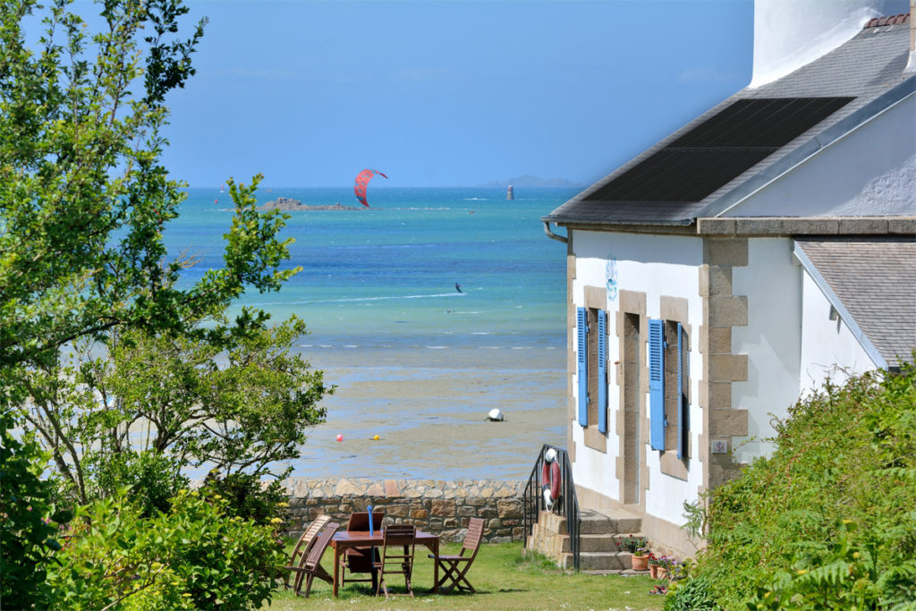 découvrez les avantages des panneaux photovoltaïques en bretagne : une solution écologique et économique pour produire votre propre électricité. explorez nos offres et transformez votre toit en source d'énergie renouvelable.