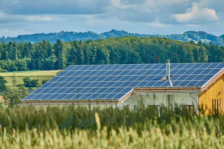découvrez comment les panneaux photovoltaïques peuvent vous aider à réaliser des économies d'énergie significatives tout en contribuant à la protection de l'environnement. informez-vous sur les avantages financiers et écologiques de l'énergie solaire pour votre habitat.