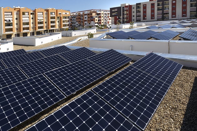 découvrez notre guide complet sur les panneaux photovoltaïques dans le finistère. apprenez tout sur l'installation, les avantages, les aides financières et les meilleures pratiques pour maximiser votre production d'énergie solaire dans cette région.