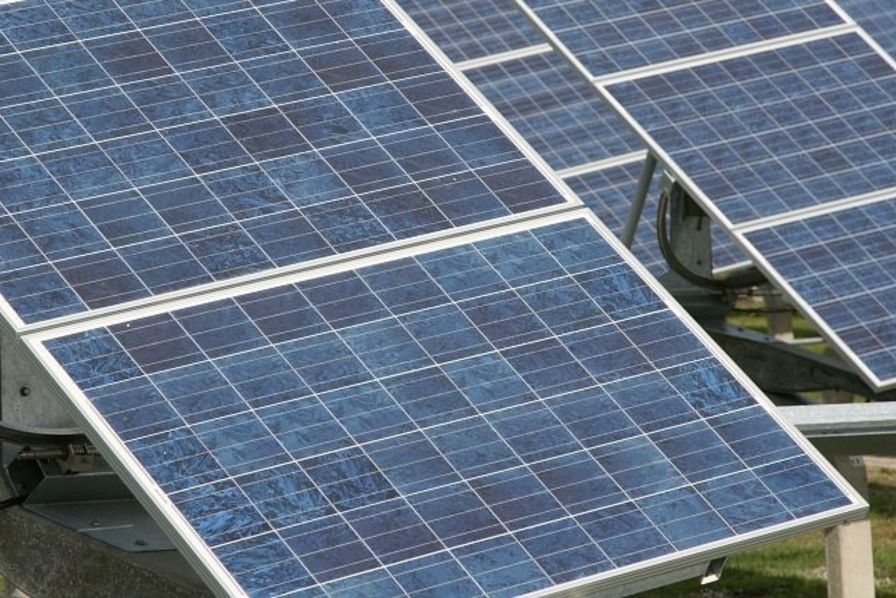 découvrez les avantages des panneaux photovoltaïques dans les landes. optimisez votre consommation d'énergie tout en contribuant à la protection de l'environnement grâce à des solutions solaires adaptée à votre domicile ou entreprise.
