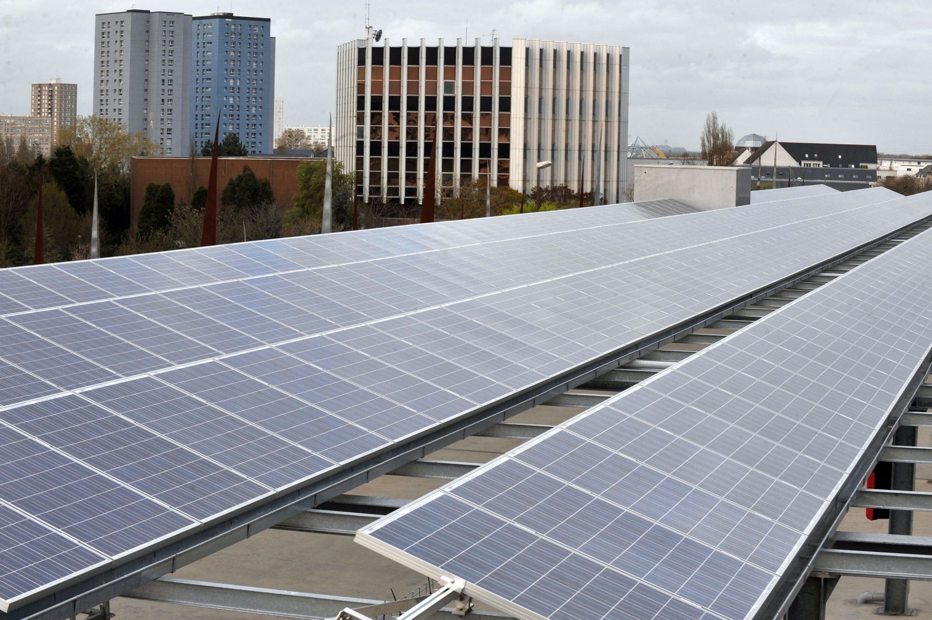découvrez des panneaux photovoltaïques rentables à bruxelles, la solution idéale pour produire votre propre énergie renouvelable tout en réduisant vos factures d'électricité. optez pour une énergie durable et économisez sur le long terme.