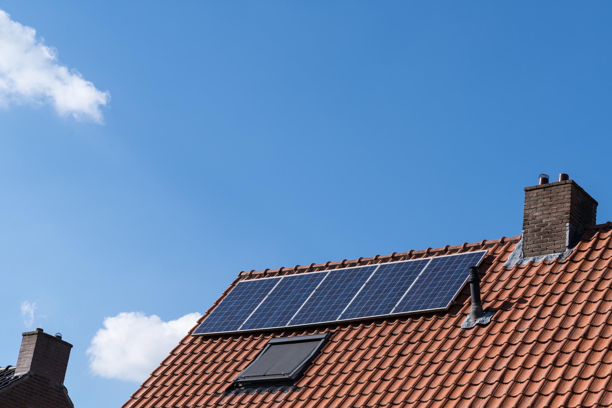 découvrez comment les panneaux photovoltaïques peuvent rendre votre investissement rentable à bruxelles. profitez des avantages financiers et écologiques de l'énergie solaire tout en contribuant à un avenir durable. informez-vous sur les subventions et les incitations disponibles pour maximiser vos bénéfices.
