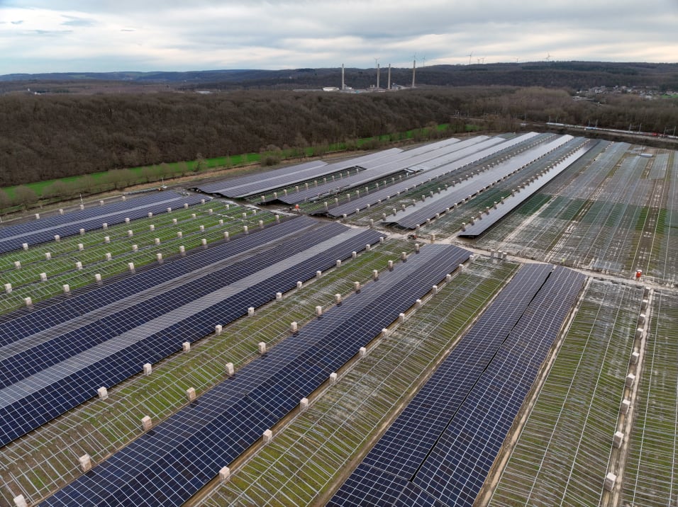 découvrez comment les panneaux photovoltaïques à bruxelles peuvent rendre votre investissement rentable. profitez d'une énergie verte tout en réduisant vos factures d'électricité grâce à des solutions durables et efficaces. informez-vous sur les aides disponibles et les avantages fiscaux associés.