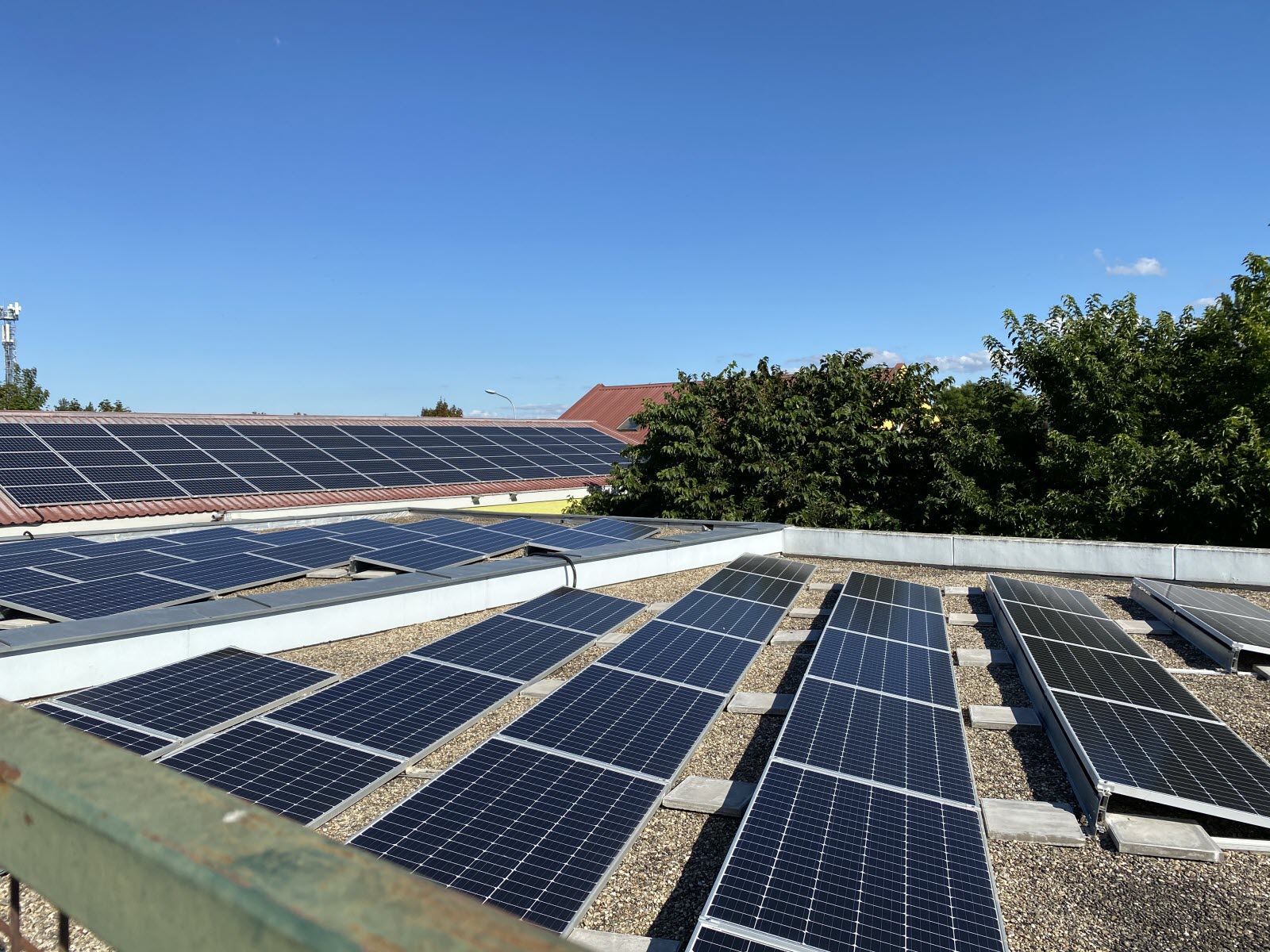 découvrez les panneaux photovoltaïques à strasbourg : une solution écologique et économique pour produire votre propre énergie solaire. informez-vous sur les avantages, les subventions disponibles et les entreprises locales spécialisées en installation.