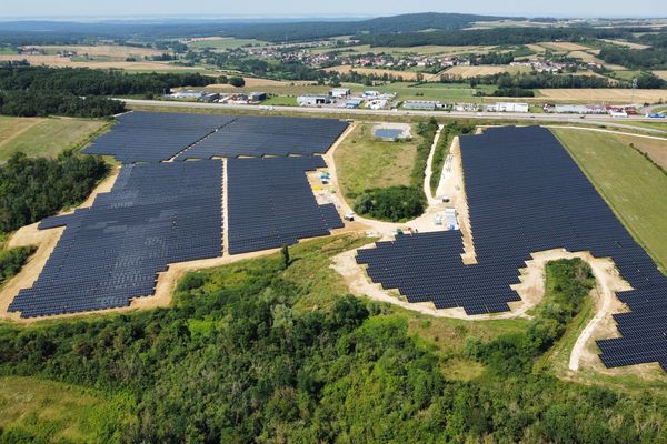 découvrez nos solutions de panneaux photovoltaïques dans l'yonne. profitez d'une énergie renouvelable, réduisez vos factures d'électricité et contribuez à la protection de l'environnement grâce à nos installations de qualité. contactez-nous pour un devis personnalisé.