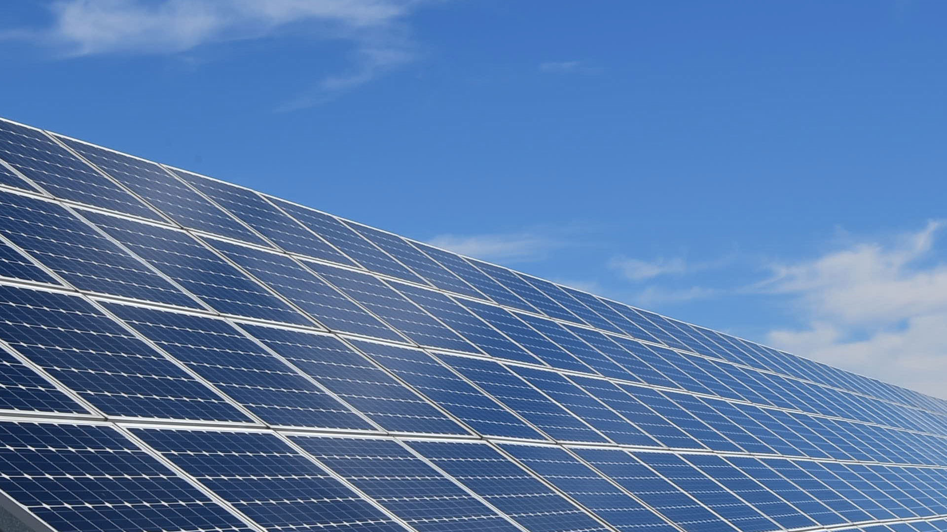 découvrez les avantages des panneaux solaires pour une énergie durable et économique. informez-vous sur les différents types disponibles, leur installation et les économies que vous pouvez réaliser tout en contribuant à la protection de l'environnement.