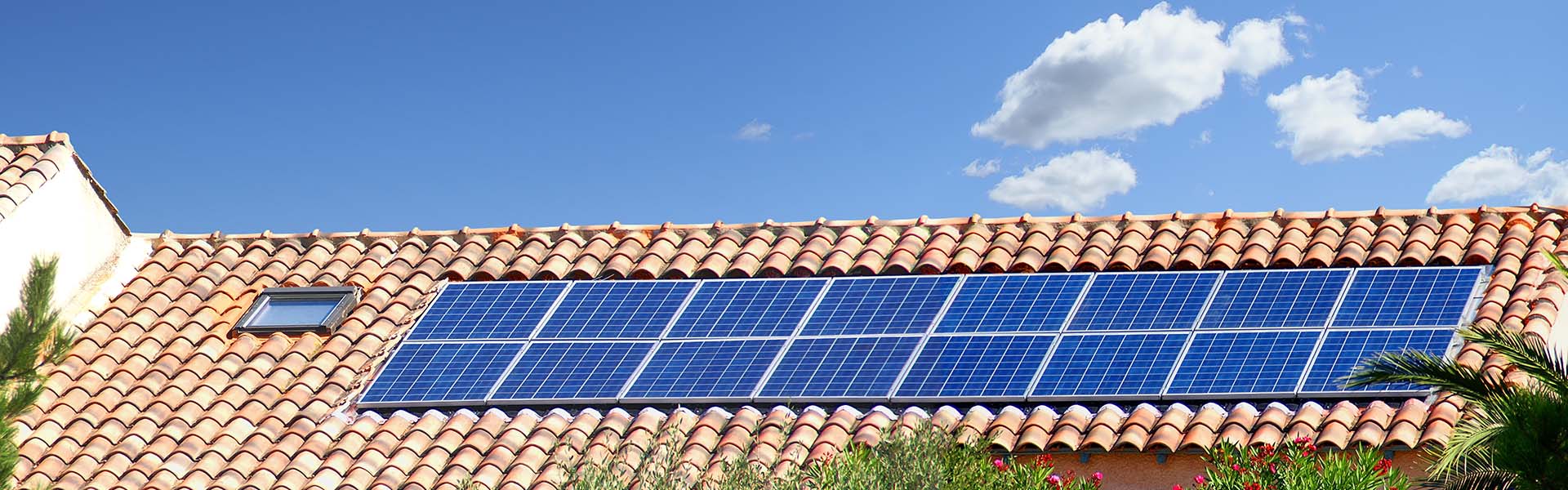 découvrez comment les panneaux solaires peuvent transformer l'énergie solaire en électricité durable pour votre maison. optimisez votre consommation d'énergie tout en réduisant votre empreinte carbone grâce à des solutions innovantes et écologiques.