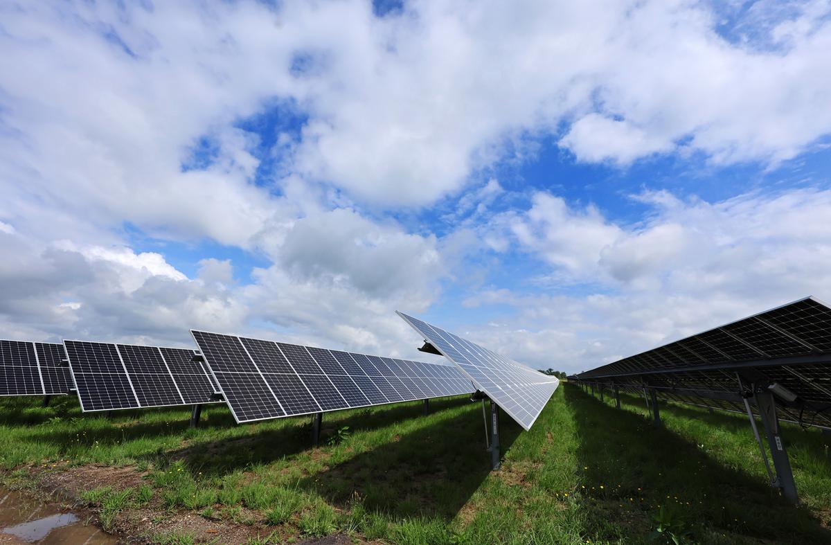 découvrez les meilleures solutions de panneaux solaires à mont-de-marsan. profitez d'une énergie renouvelable, réduisez vos factures d'électricité et contribuez à un avenir durable grâce à notre expertise locale en installation de panneaux solaires.