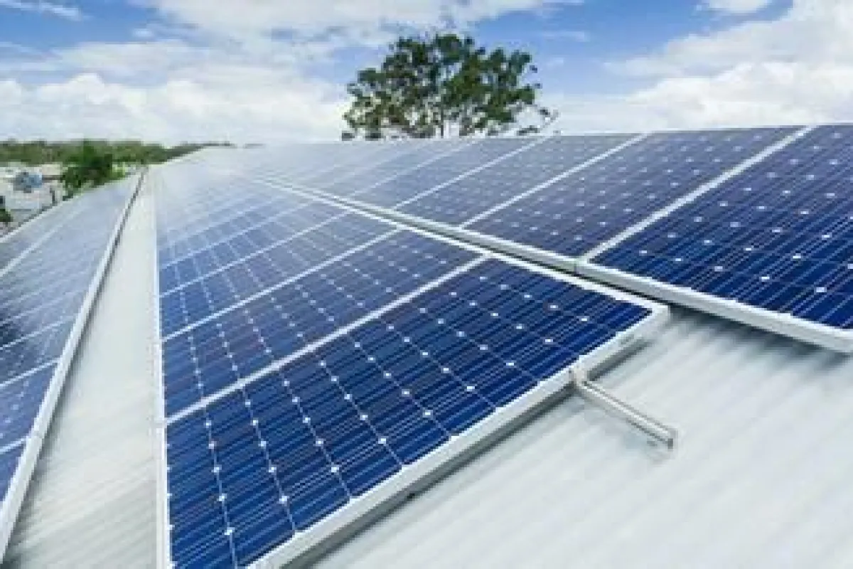 découvrez l'univers du photovoltaïque, une source d'énergie renouvelable et durable. apprenez comment les panneaux solaires transforment la lumière du soleil en électricité, réduisant ainsi vos factures d'énergie et votre empreinte carbone. explorez les avantages, les technologies et les conseils pour optimiser votre installation solaire.