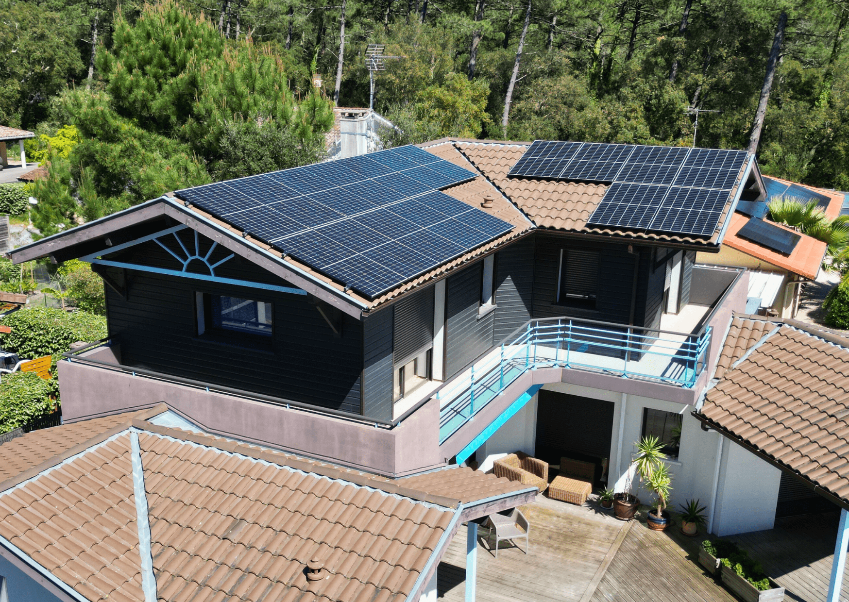 découvrez les avantages du photovoltaïque pour les particuliers : réduisez vos factures d'électricité, optez pour une énergie durable et contribuez à la protection de l'environnement grâce à l'énergie solaire.