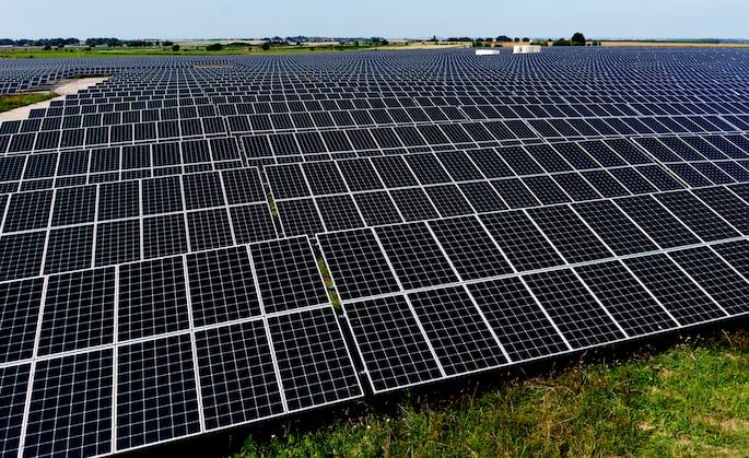 découvrez les avantages du photovoltaïque sol pour une énergie renouvelable et durable. profitez de l'énergie solaire pour réduire vos factures et contribuer à la protection de l'environnement.