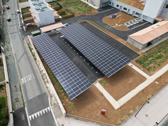 découvrez les solutions photovoltaïques en vendée pour optimiser votre production d'énergie renouvelable. profitez de l'ensoleillement français et réduisez votre facture d'électricité tout en préservant l'environnement. informez-vous sur nos services d'installation et de maintenance.