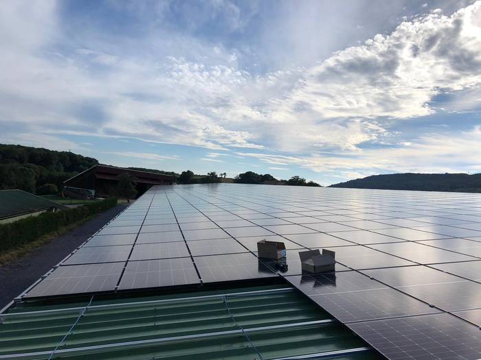découvrez les solutions photovoltaïques pour produire de l'énergie renouvelable. apprenez comment les panneaux solaires transforment la lumière du soleil en électricité, réduisent vos factures d'énergie et contribuent à un avenir durable.