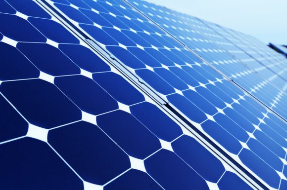 découvrez nos lattes photovoltaïques innovantes, conçues pour maximiser l'efficacité énergétique de votre installation solaire tout en intégrant harmonieusement l'esthétique de votre toit. idéales pour les projets de construction durable, nos lattes allient performance et design pour une énergie verte au quotidien.